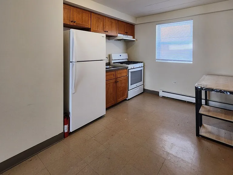 5741 W 35th St #5F — Photo 2