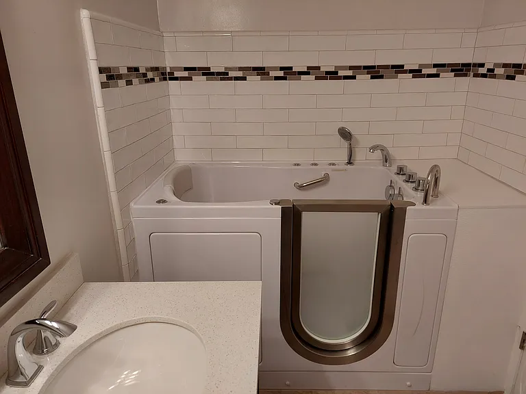 5600 Kensington Way #102 — Photo 12