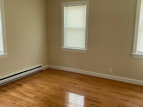31 Horace St APT 1, Somerville, MA 02143