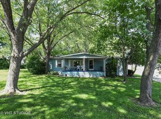 260 Parkwood Rd, Elgin, IL 60123