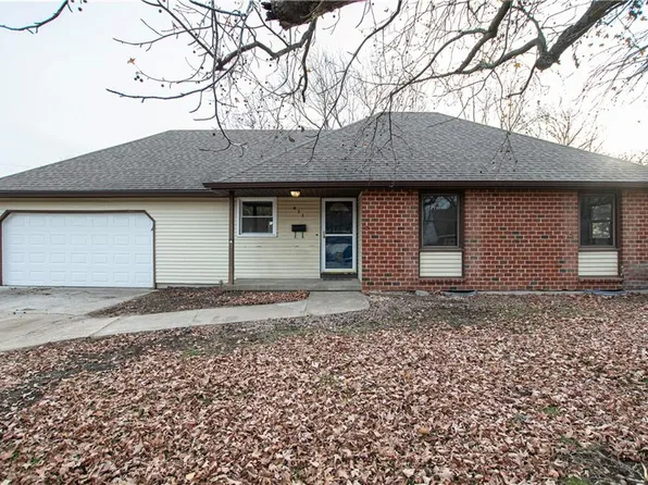 411 NE Corder St, Lees Summit, MO 64063