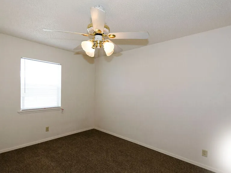 9900 Cottontail Ln — Photo 8