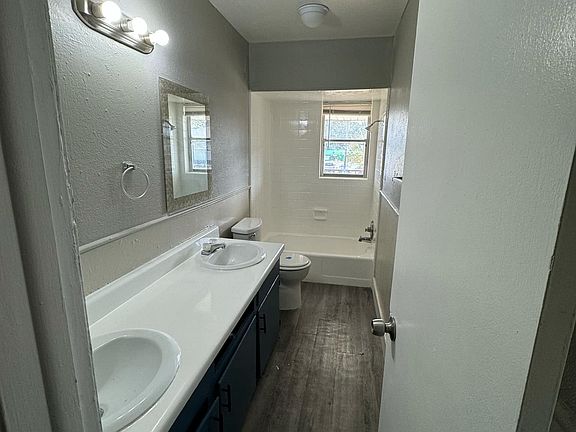 5th image of 2325 N Meridian Ave