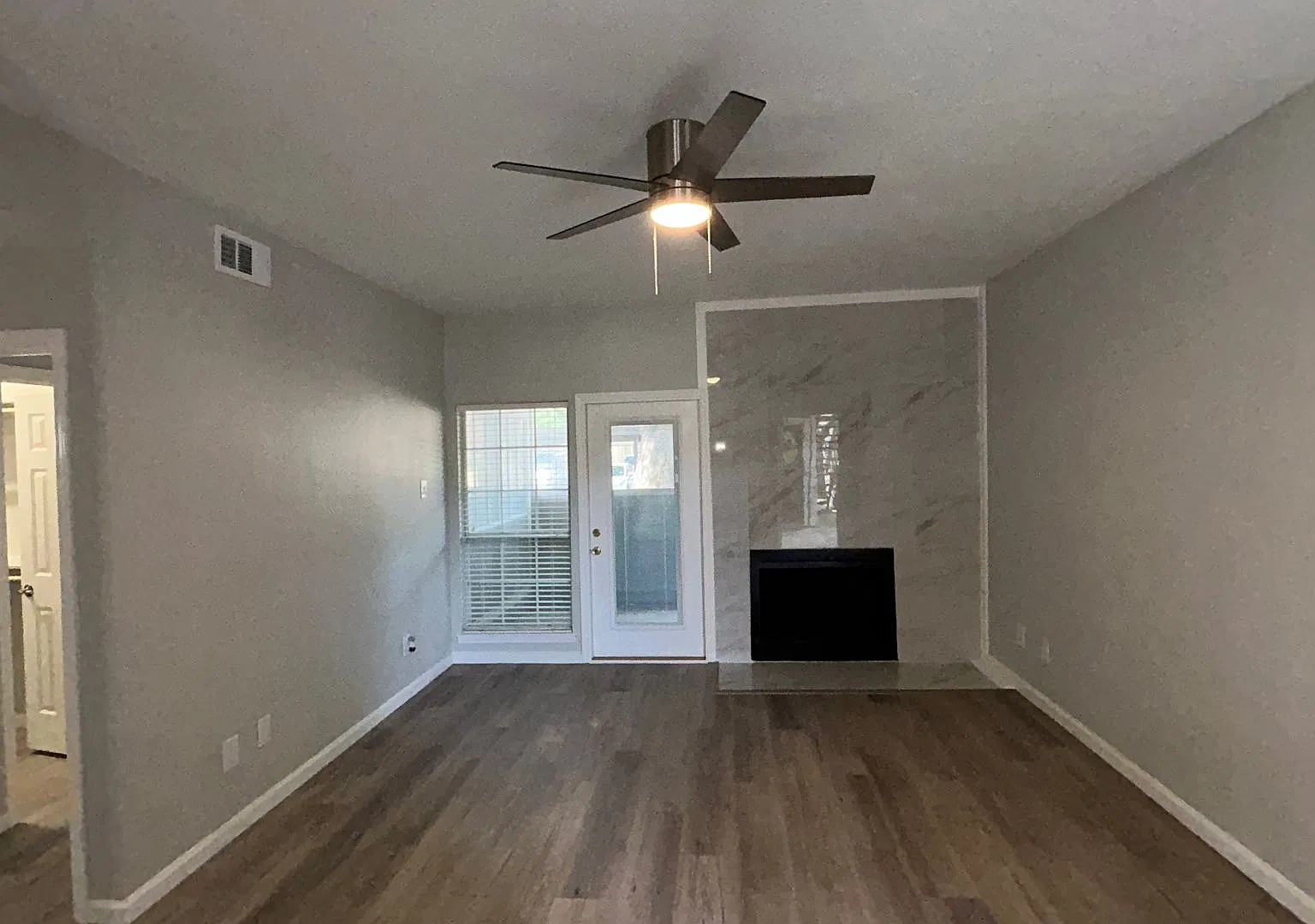 Ready for immediate move in! — Photo 4