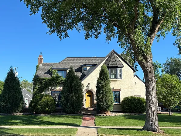 616 Lincoln Ave, Minot, ND 58703