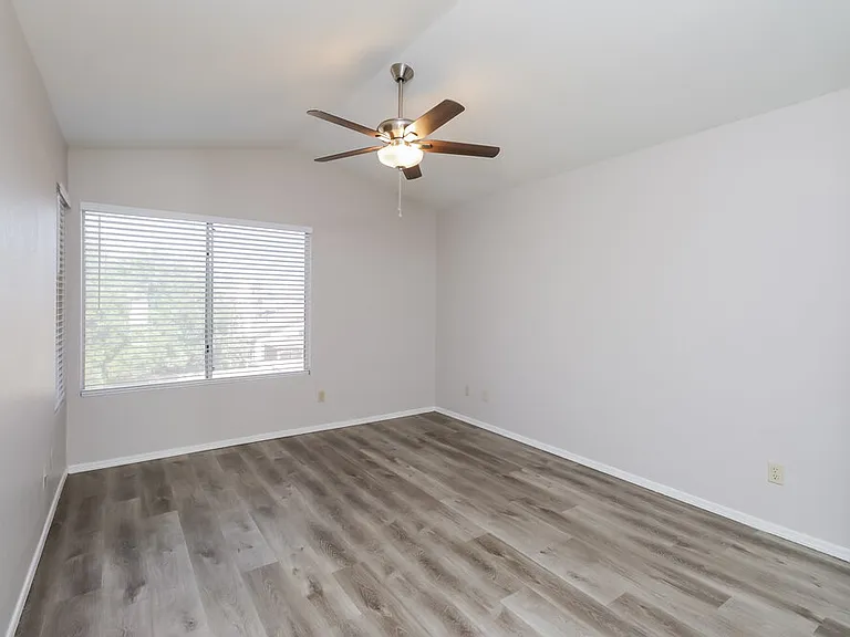 2282 W Park Ave — Photo 10