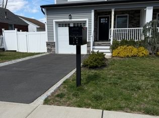 15 Rector Ave, Woodbridge, NJ 07095