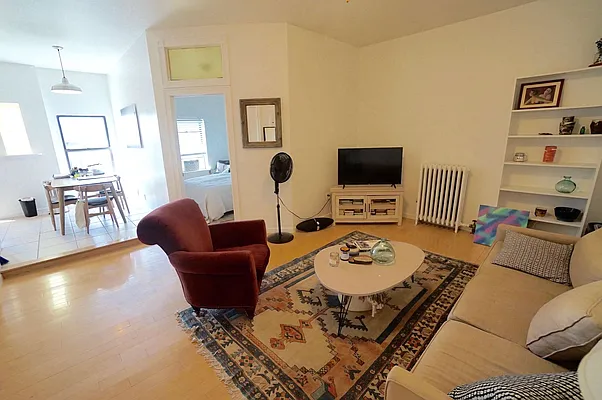 Rented by Compass | media 9