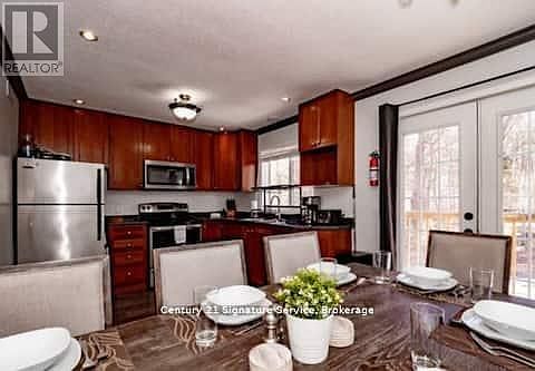 4th image of 879 Stephenson Rd E #1