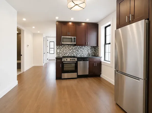 67-04 60th St #1B, Ridgewood, NY 11385