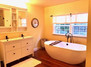 927 Leigh Mill Rd, Great Falls, VA 22066