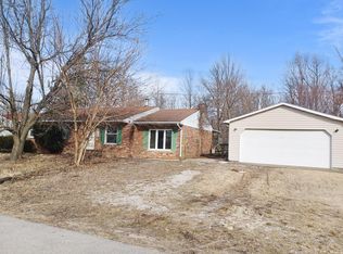 110 E Southlane Dr, Elberfeld, IN 47613