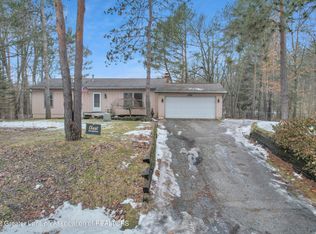 12566 Forest Meadow Dr, Perry, MI 48872