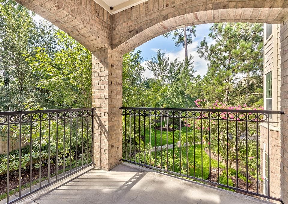 1st image of 6607 Lake Woodlands Dr APT 424