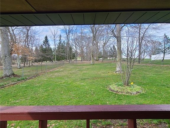 4th image of 52575 Lakeview Dr