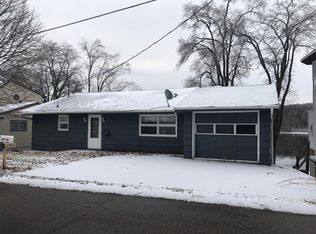 3785 Cottage Reserve Rd NE, Solon, IA 52333