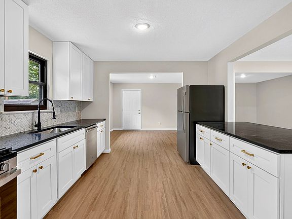 2nd image of 207 Allen Dr