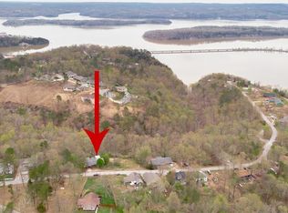 8003 Pine Ln, Rogers, AR 72756