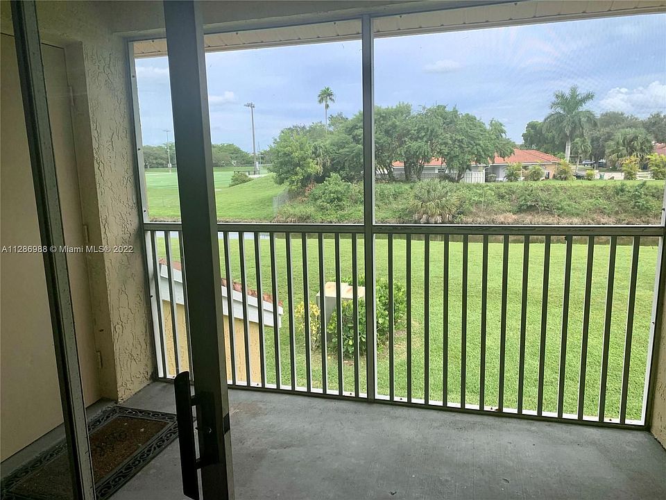 1st image of 979 Coral Club Dr #979