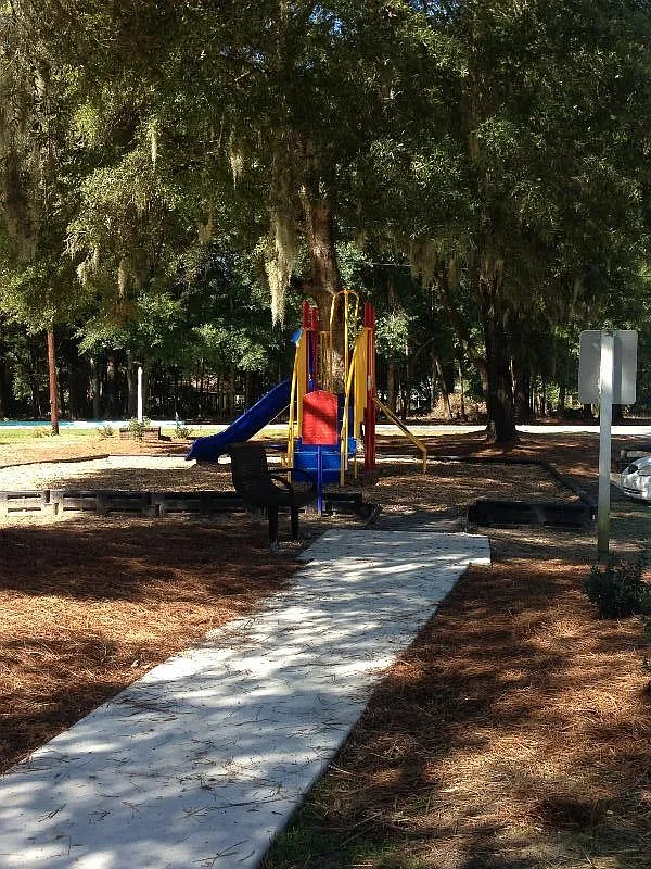 Logan Lane — Photo 3