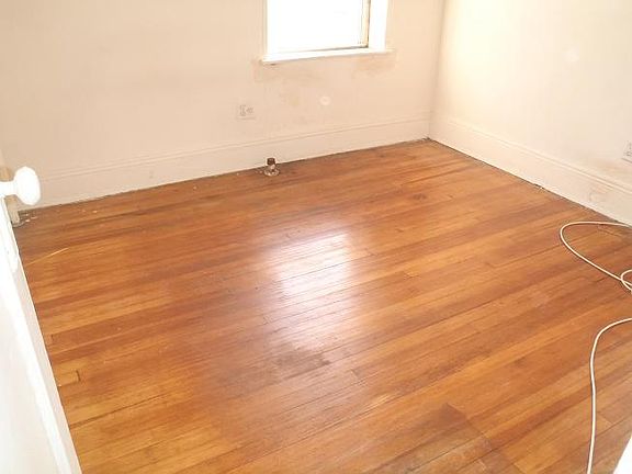 5th image of 3070 47th St
