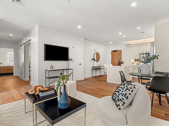 5th image of 1515 Commonwealth Ave #515