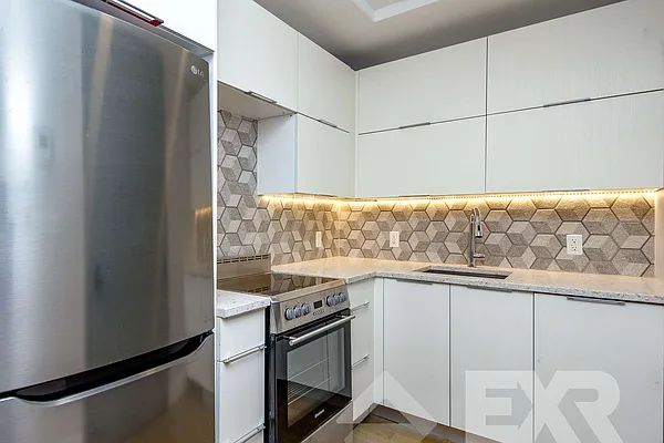 Rented by EXR | media 4