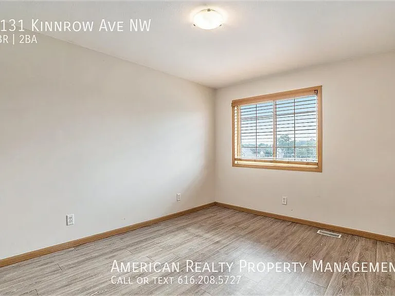 2131 Kinnrow Ave NW — Photo 8