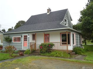 105 7th St NW, Long Beach, WA