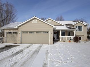 555 140th Ave NW, Andover, MN 55304