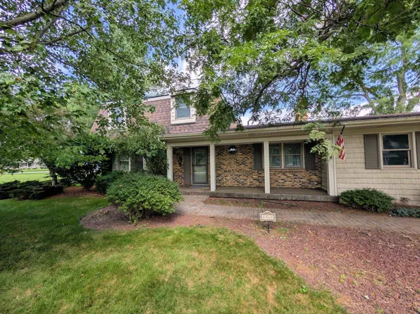 8560 Apple Blossom Ln, Flushing, MI 48433