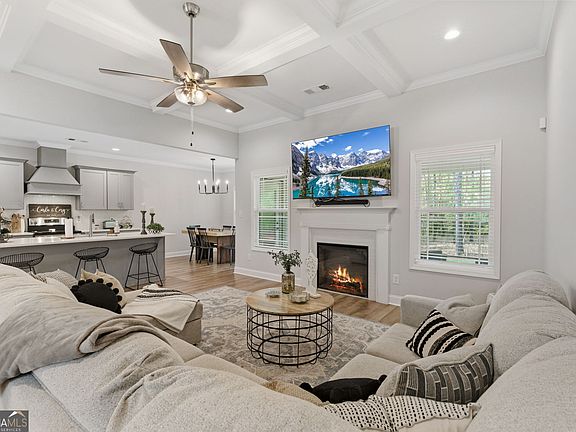 5th image of 213 Otters Ridge Dr