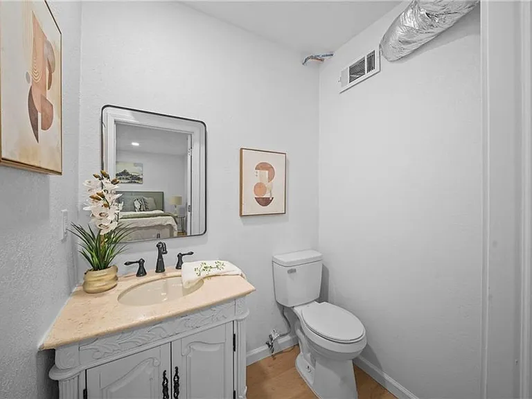 1614 E Huntsville Rd — Photo 15