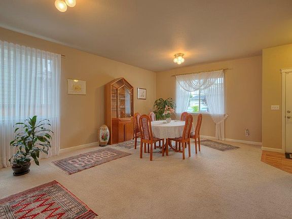 4th image of 9212 Carys St SE