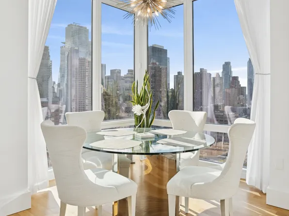 247 West 46th Street image 3 of 19