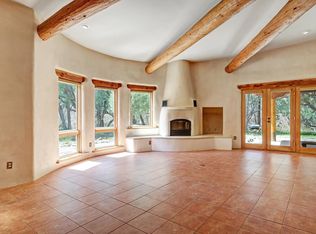 7 Farrell St, Ranchos De Taos, NM 87557