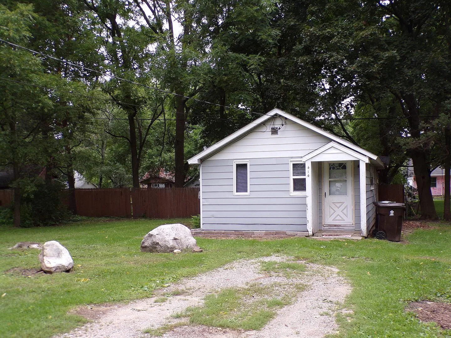414 Sanborn Ave photo 1