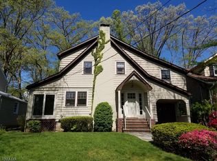 16 Crossbrook Rd, Livingston, NJ 07039