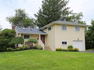 102 Wilson Pl, Plainview, NY 11803