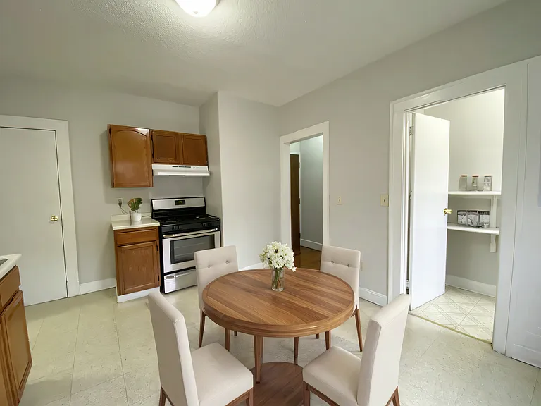 450 Barbour St — Photo 26