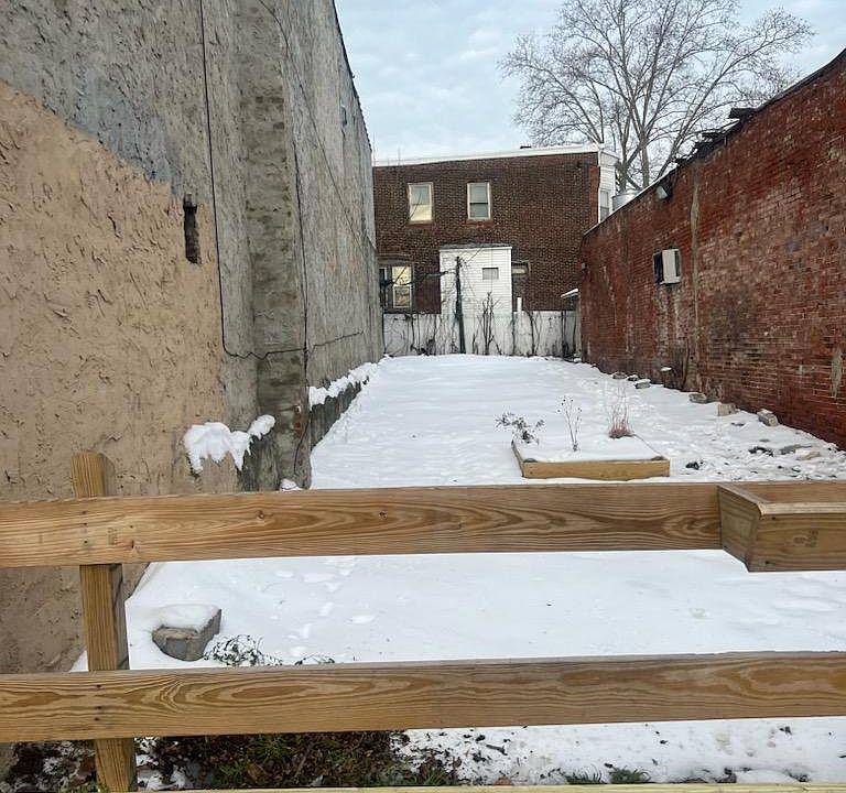 1st image of 5203 Woodland Ave