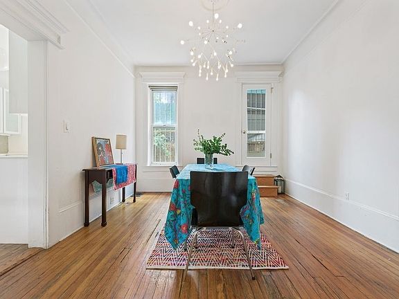 3rd image of 124 Clifton Pl