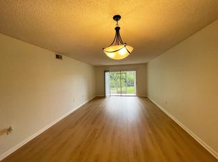 1860 Massachusetts Ave NE APT 102, Saint Petersburg, FL 33703