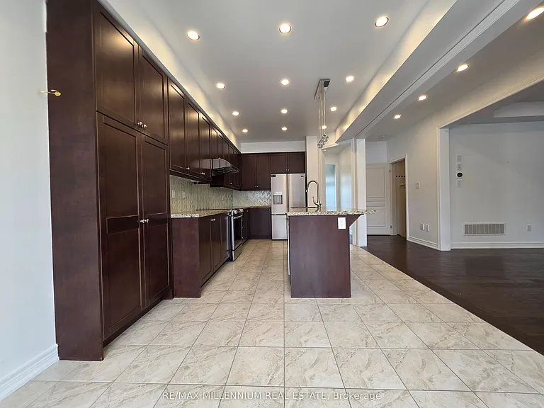 253 Easts Corners Blvd S — Photo 9