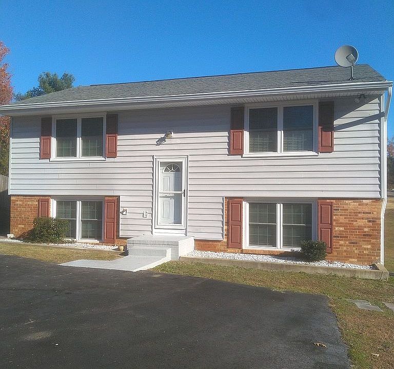 1st image of 5501 Carousel St