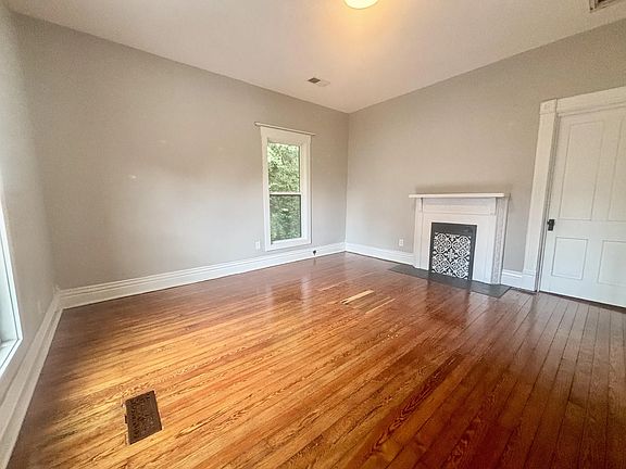 2nd image of 605 Taylor Ave #1