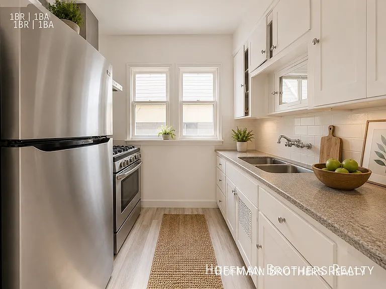 613 S Dunsmuir Ave — Photo 3