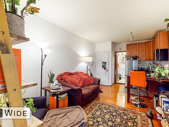 2nd image of 309 E 9th St APT 5B