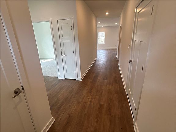 5th image of 103 Deana Dr