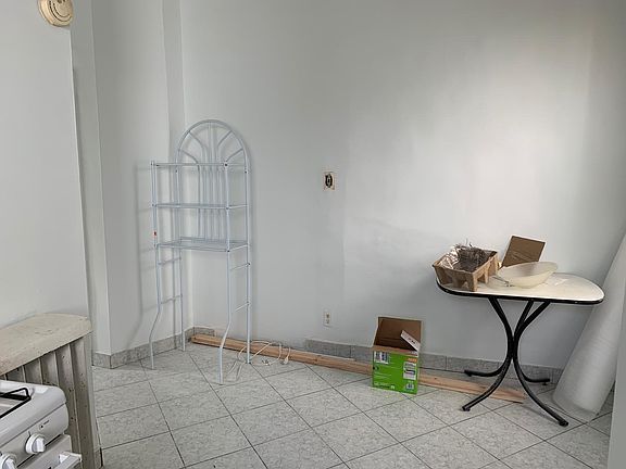 2nd image of 2114 E 14th St #2